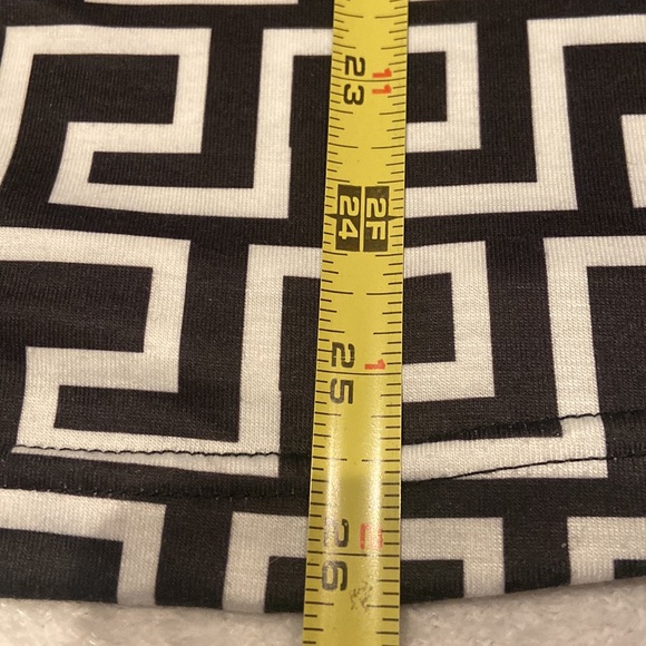 Black & White Long Sleeve Size L Top NWT - Picture 5 of 8